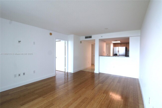 Building Photo - 2101 Brickell Ave