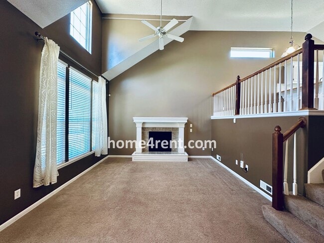 Building Photo - Four Bedroom Olathe Home in a Quiet Neighb...