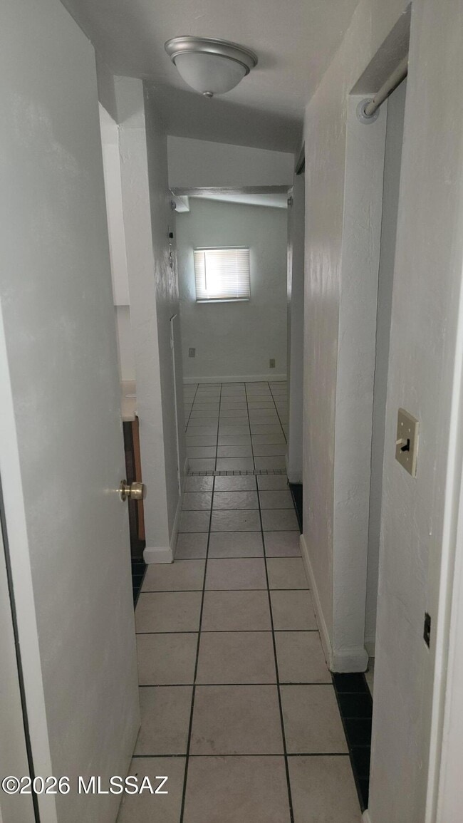Building Photo - 2726 N Estrella Ave