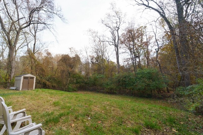 Building Photo - Quaint 2 Bedroom 2 Bath Cottage Style Home Near Rock Creek in Bethesda