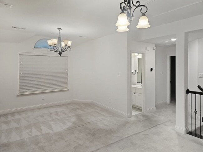 Building Photo - 5325 Center Hill Dr