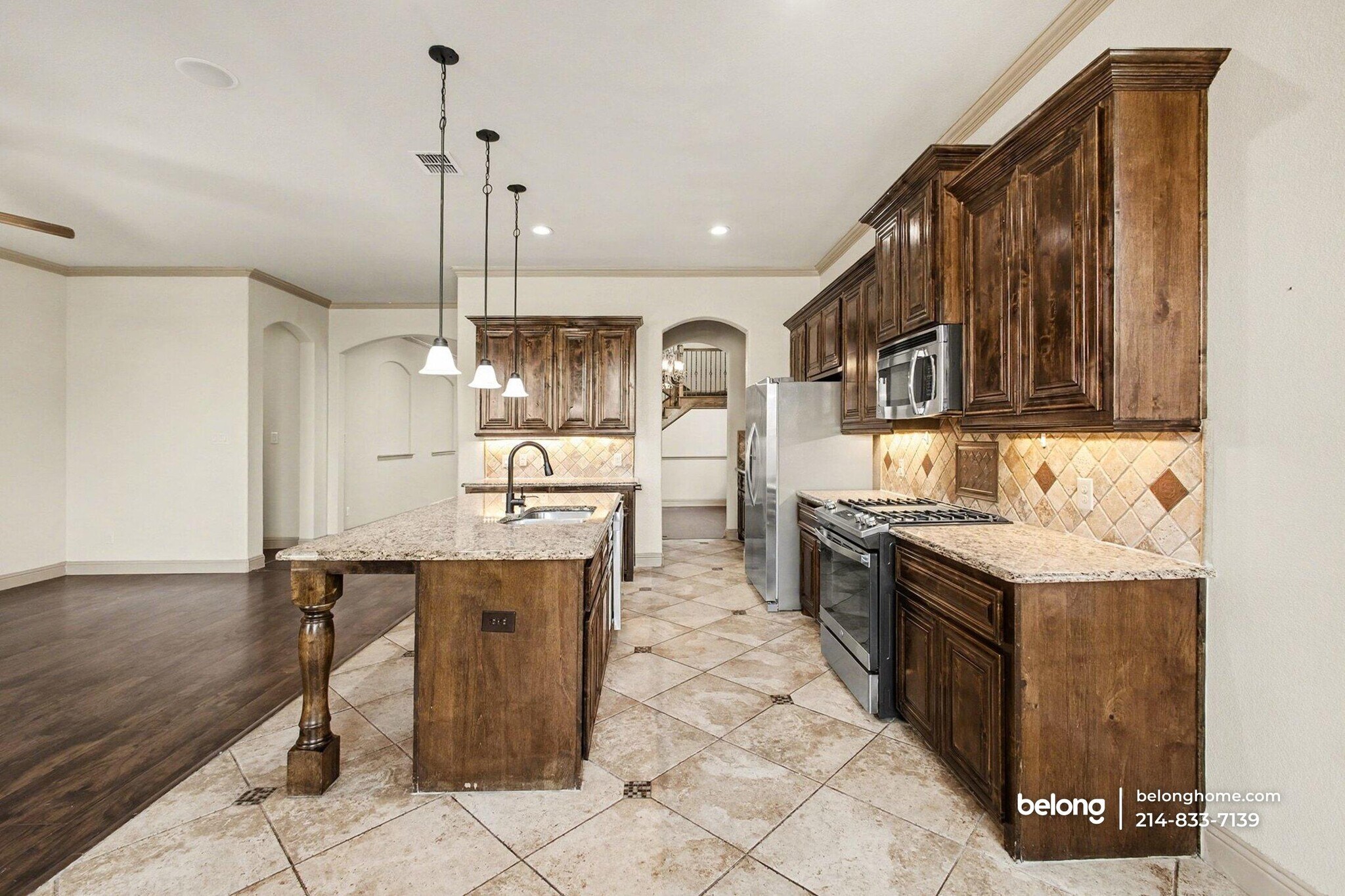 Building Photo - 588 Deverson Dr