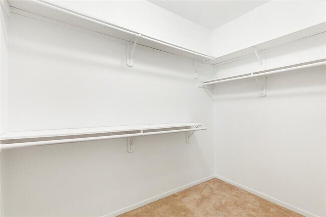 Building Photo - 3306 Redwood Lake Dr