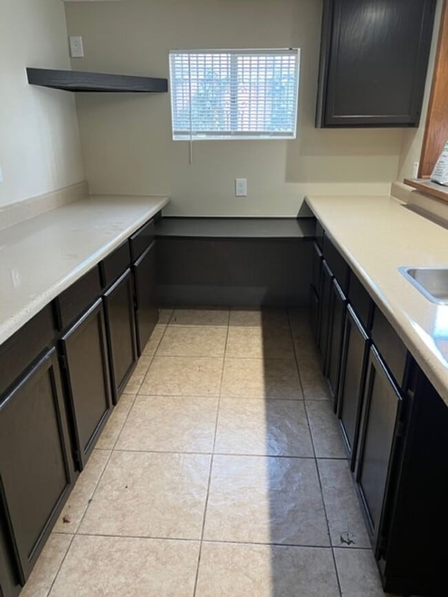 Building Photo - Spacious 4BR Cul-de-Sac Home with Large Backyard & Attached Garage