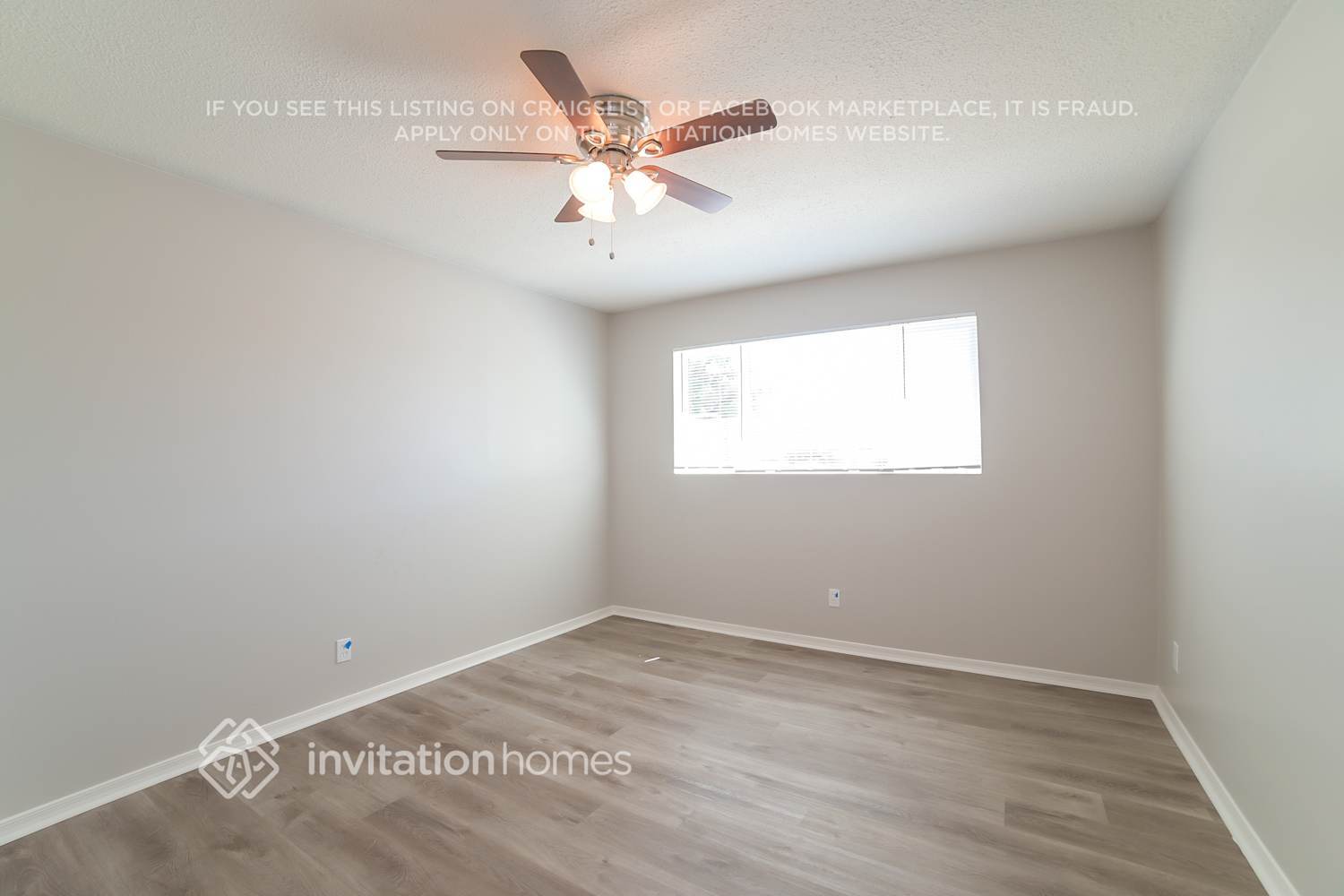 Building Photo - 3326 W Larkspur Dr