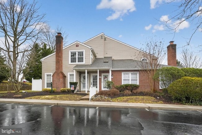 Building Photo - 8022 Beacon Hill Dr