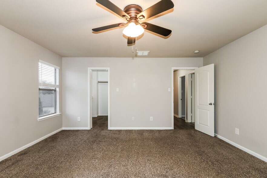 Building Photo - 6403 Misty Brook Bend Ct
