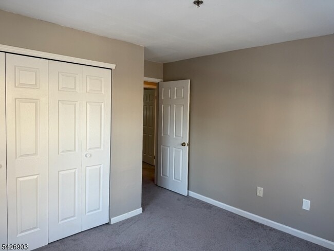 Building Photo - 31 Marrow St