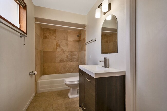 Building Photo - 6-Bedroom Residence Featuring Pool, Turf Yard & 2-Car Garage