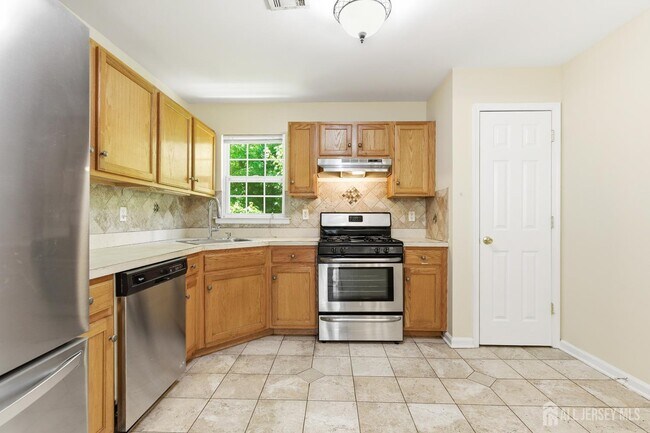 Building Photo - 141 Forest Dr
