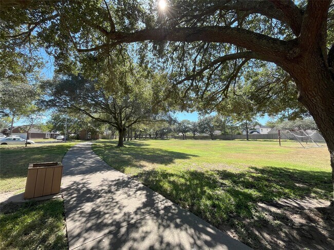 Building Photo - 2903 Surrey Trail Ln