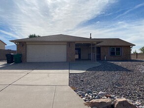 Building Photo - Rio Rancho 4/bd 2/ba 3/CG Views