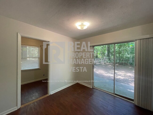 Building Photo - 1427 Royalwyn Dr