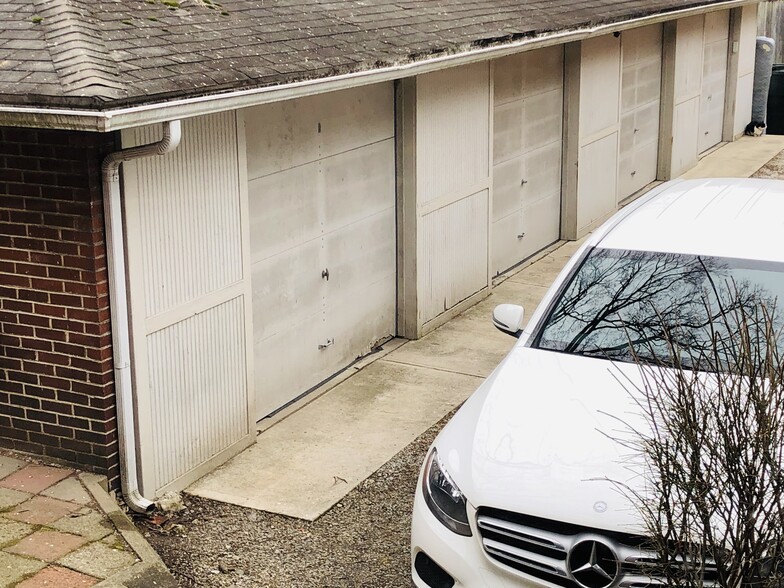Building Photo - 1037 Neil Ave