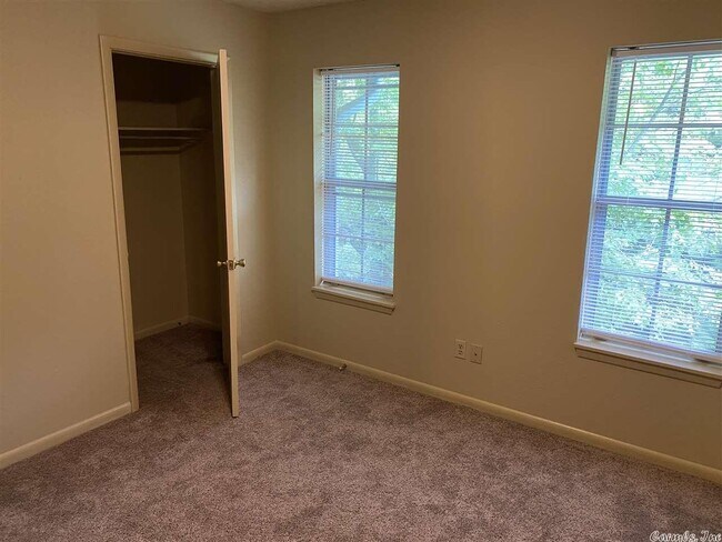 Building Photo - 2221 Wentwood Valley Dr