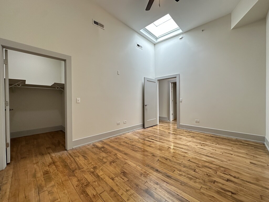 Building Photo - 1432 W 21st St