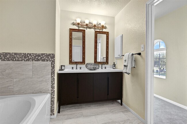 Building Photo - 16107 Sheldon Ridge Way