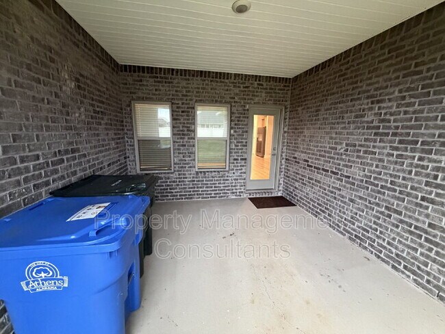 Building Photo - 14872 Demarie Ln