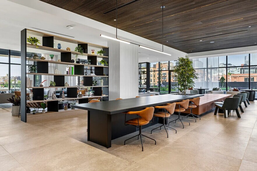 Building Photo - 218 N Elizabeth St