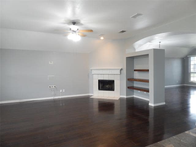 Building Photo - 2704 Pyramid Ln