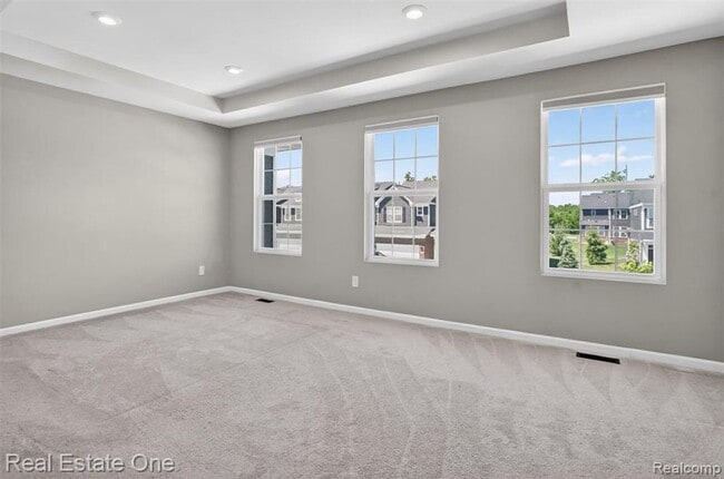 Building Photo - Modern 3-Bedroom Condo in Lake Orion Near I-75