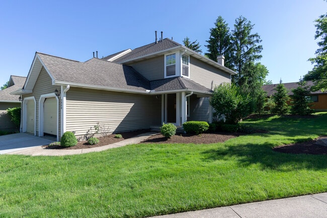 Building Photo - 2400 Wrens Dr S