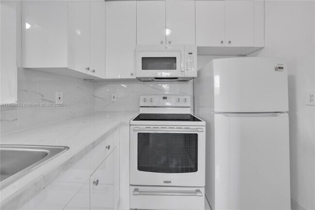 Building Photo - 1371 NW 3rd St