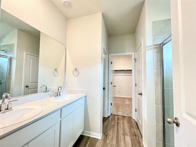 Building Photo - 408 Giorgio Moroder Dr