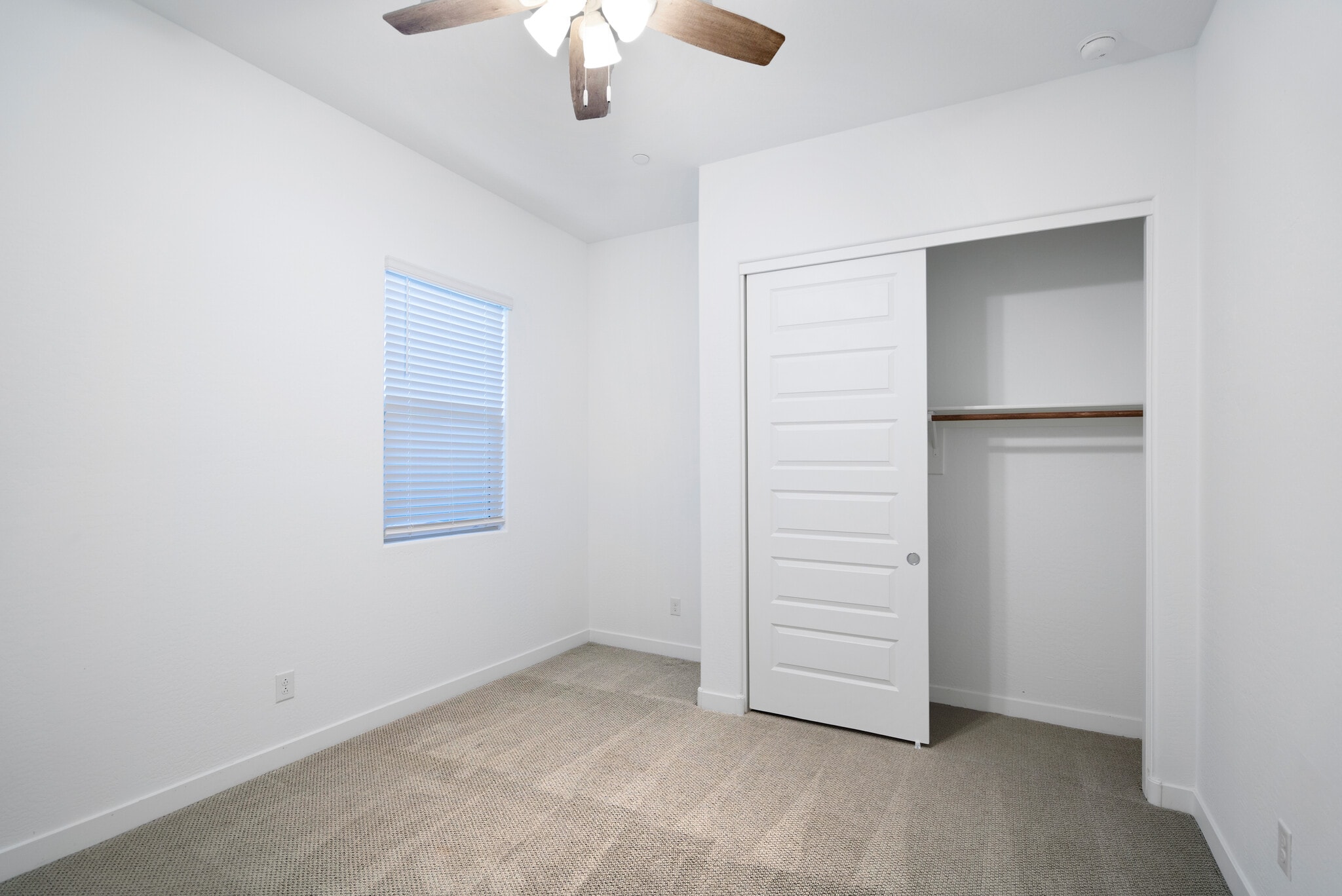 Building Photo - 9738 E Tiburon Ave