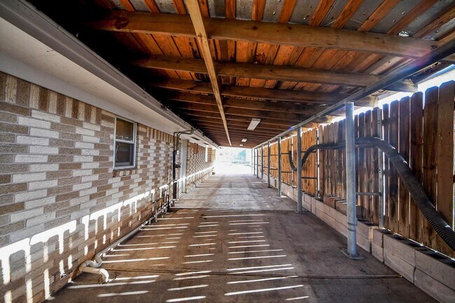 Building Photo - 4402 Ludwig Ln