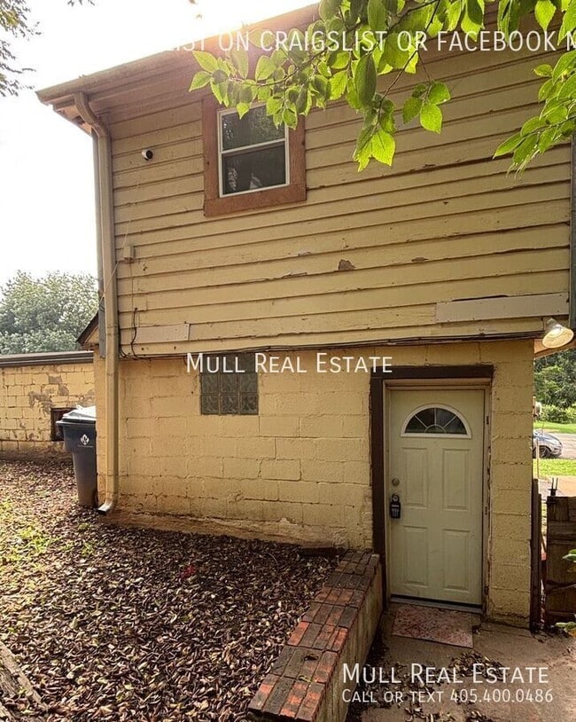 Building Photo - 502 1/2 N Wentz Street-