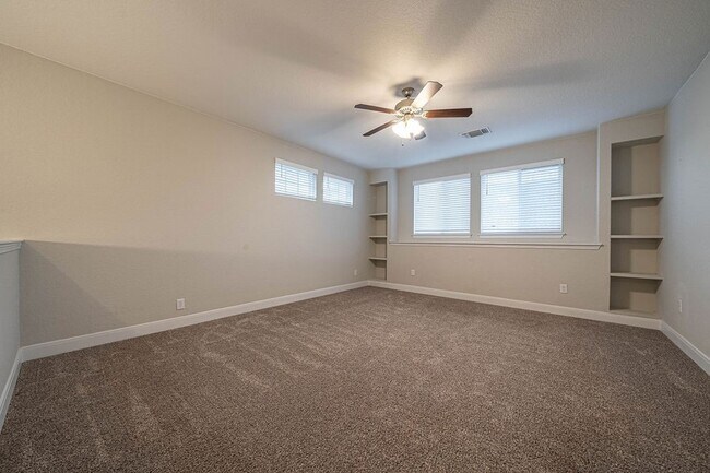 Building Photo - 830 Rench