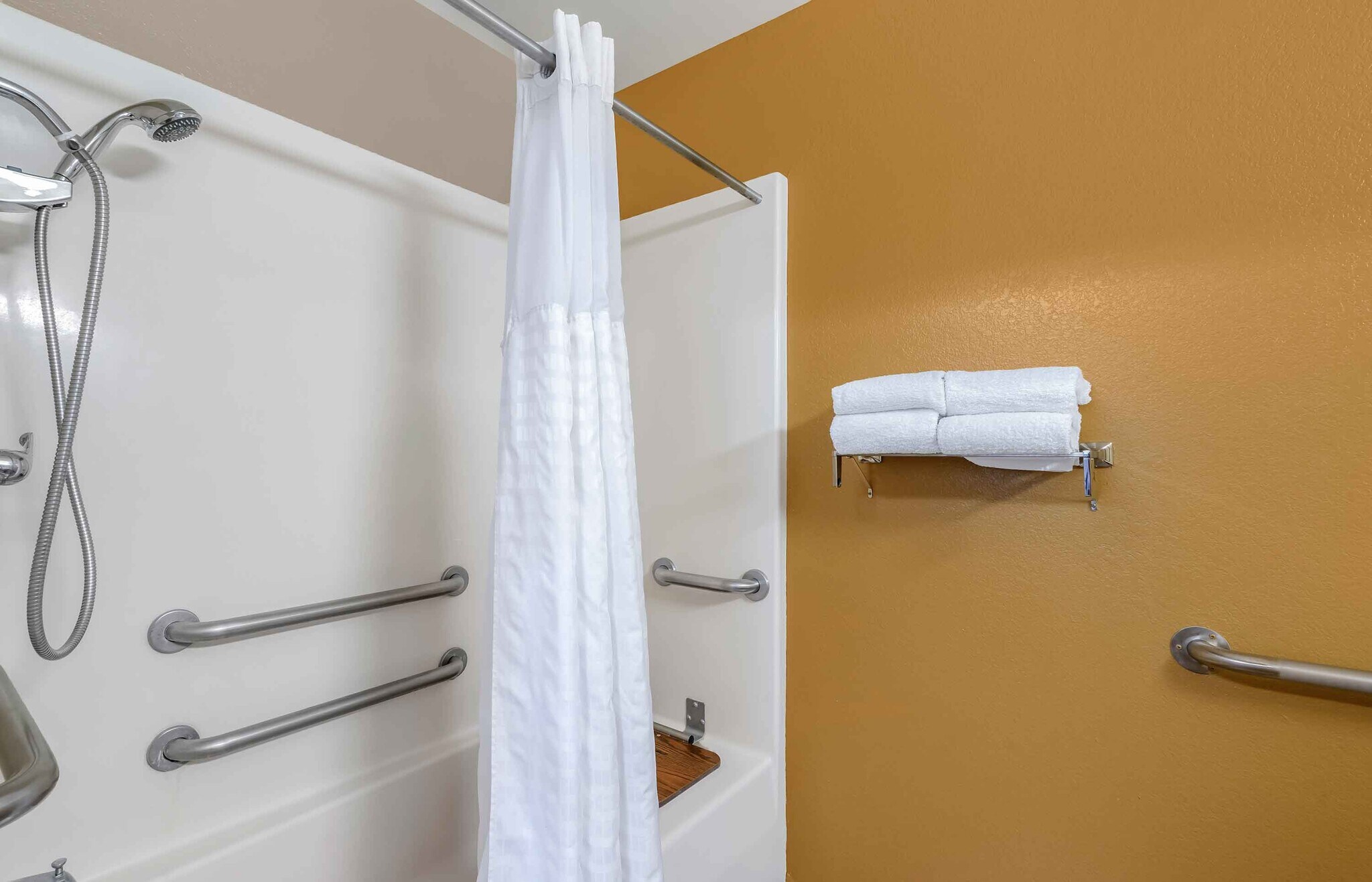 Building Photo - Furnished Studio-St. Petersburg - Clearwat...