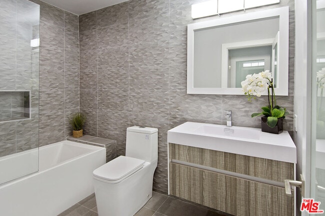 Building Photo - 4130 Parva Ave