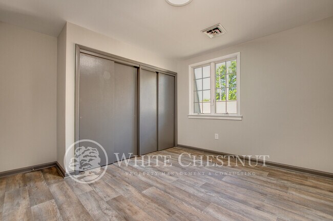 Building Photo - 120 S Hanover St