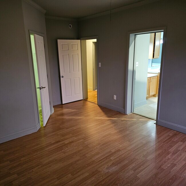 Building Photo - 21 Little Oak Rd