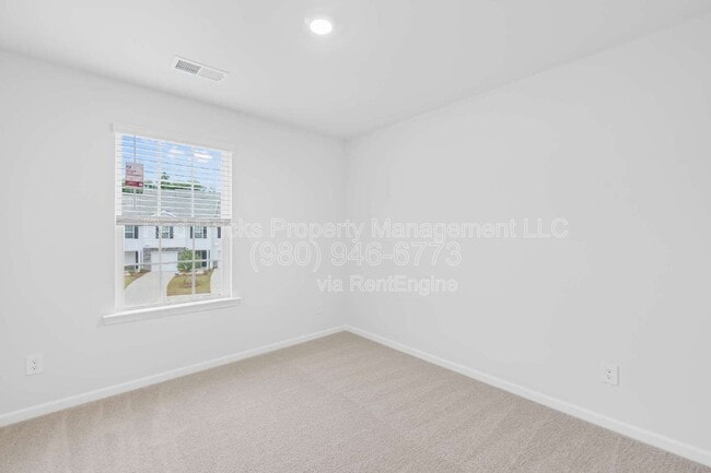 Building Photo - 5150 Hyrule Dr