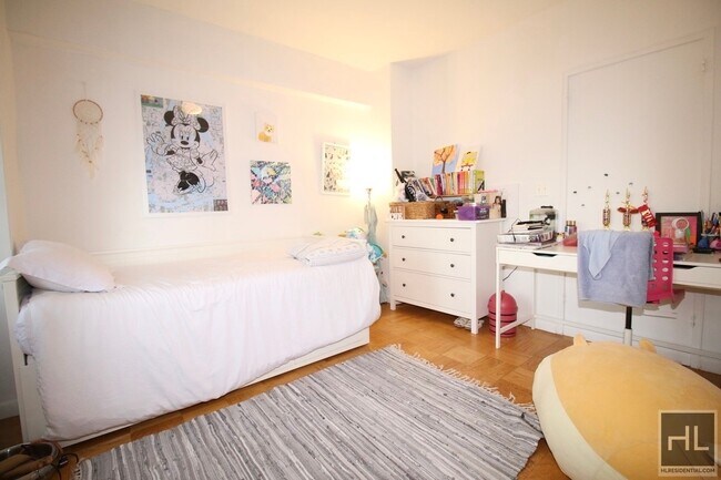 Building Photo - East 64th Street