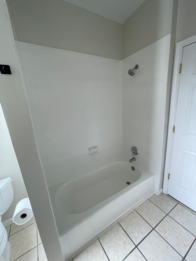 Building Photo - 3131 11th St NW