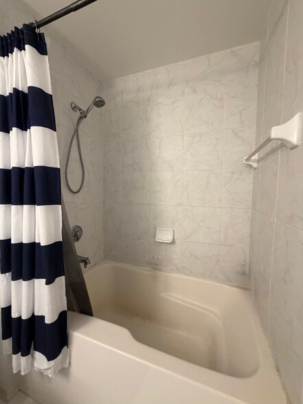 Building Photo - 133 NE 2nd Ave