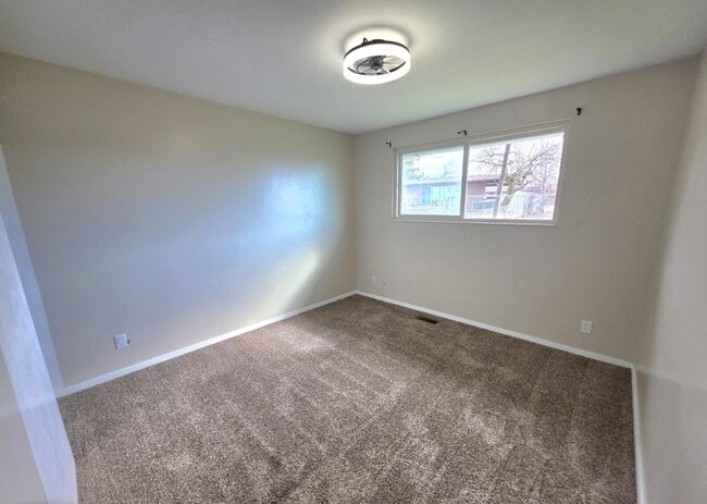 Building Photo - 709 E 1300 N St