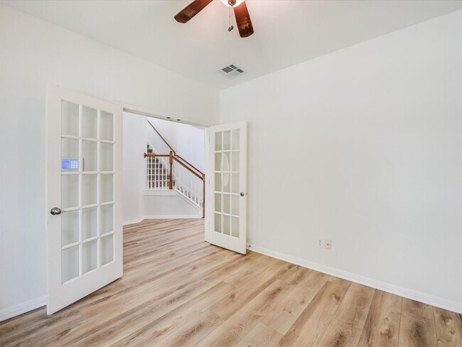 Building Photo - 7307 W Magic Mountain Ln