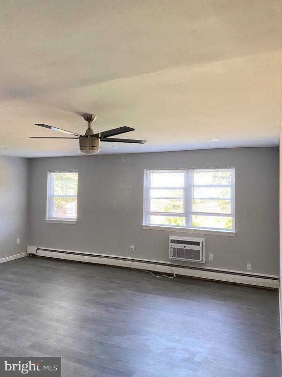 Building Photo - 262 E Cliveden St