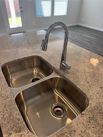 Building Photo - 2106 Dunbar Dr