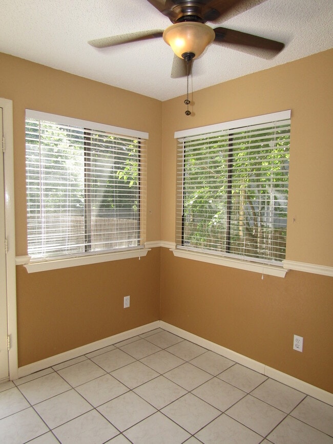 Building Photo - 7001 Winedale Dr