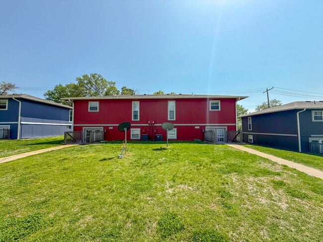 Building Photo - 1011 W Ash St