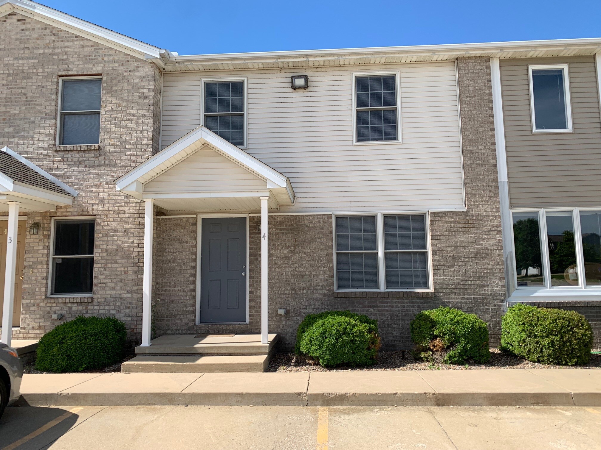 Building Photo - 1106 Lockenvitz Ln