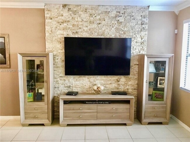 Building Photo - 1071 NW 33rd Ct