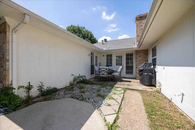 Building Photo - 1405 Ivywood Dr