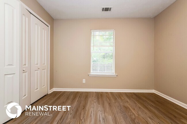 Building Photo - 5781 Creekside Dr